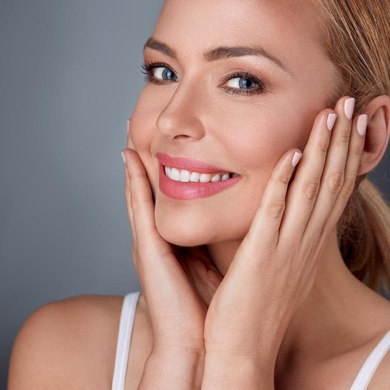 نصائح جمالية لبشرة الأم فوق سن الأربعين