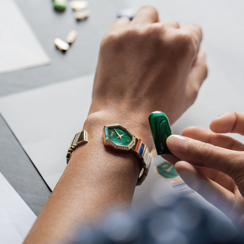 Dior تطلق فصلا جديدا في عالم المجوهرات والساعات الفاخرة من تأليف Victoire de Castellane