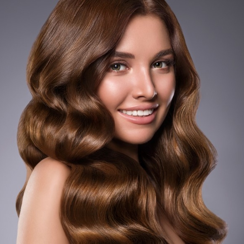 خلطات طبيعية لتكثيف الشعر قبل عيد الام