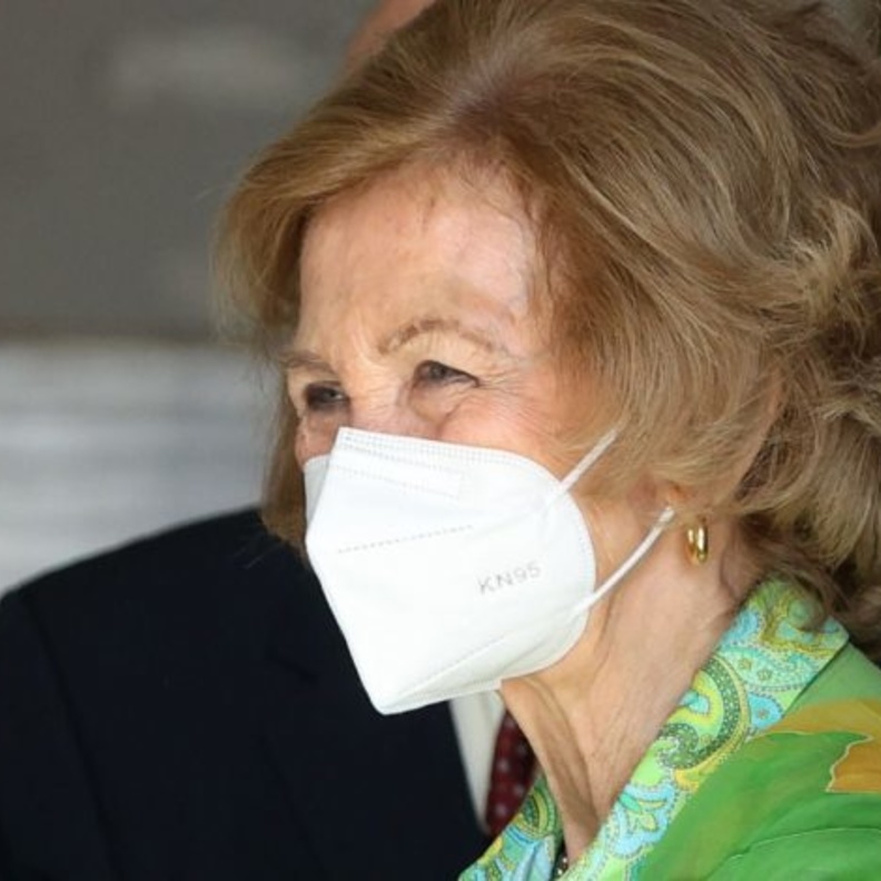 الملكة صوفيا تتلقى لقاح كورونا