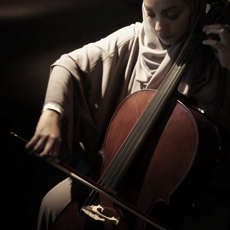 العازفة ومغنية الأوبرا الإماراتية فاطمة الهاشمي