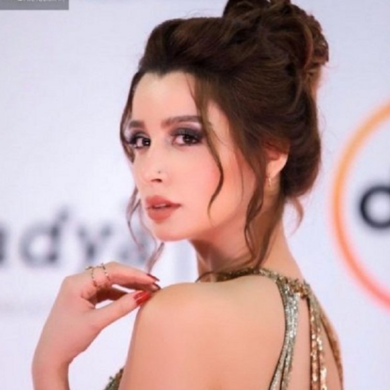 سارة التونسي