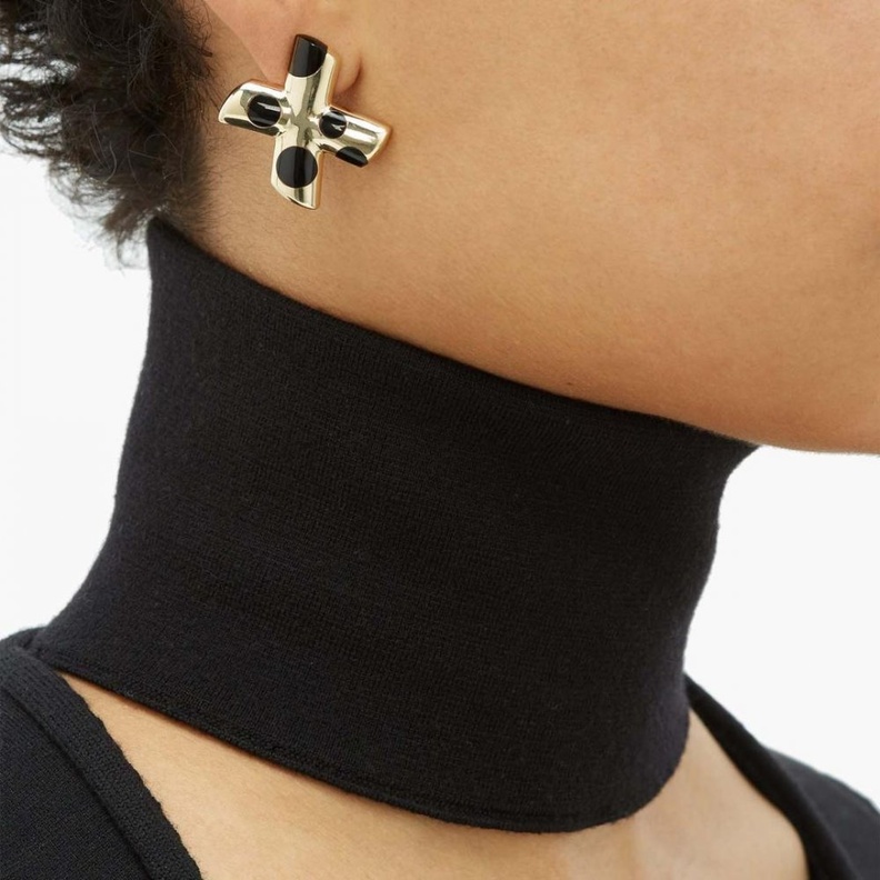 أقراط من علامة Retrouvai