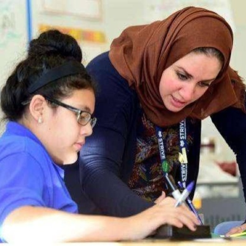 رواء أبو السمح أول سعودية تحصل على رخصة تدريس من جامعة كولورادو ووزارة التعليم الامريكية