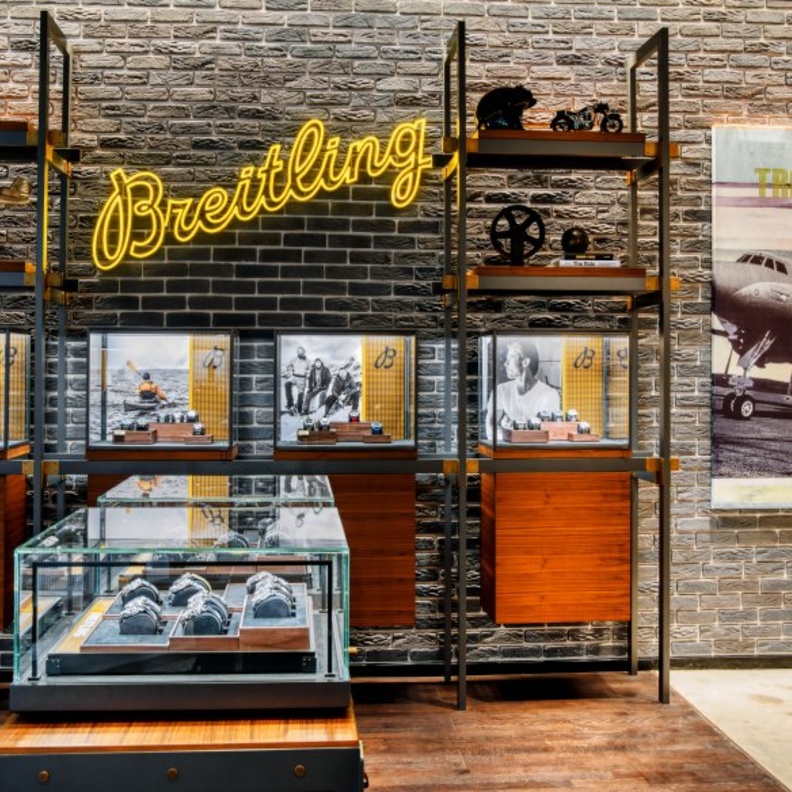بريتلينغ تفتتح بوتيكاً جديداً بأسلوب صناعي أنيق في الخُبر