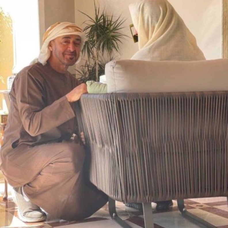 الشيخ محمد بن زايد يهنئ أم الإمارات وجميع الأمهات بعيد الأم