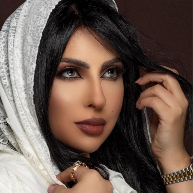 زينب العسكري