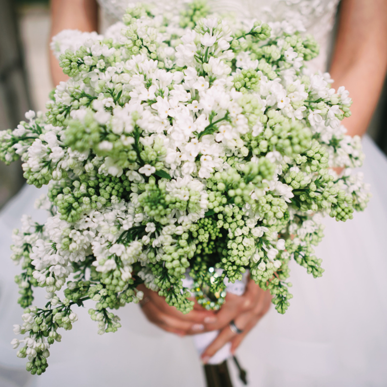 ديكور حفلات زفاف باللون الاخضر لعروس ربيع وصيف 2021