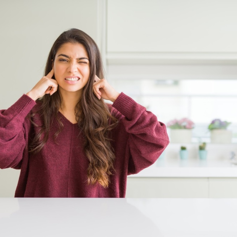  فيروس كورونا الجديد يسبب فقدان السمع