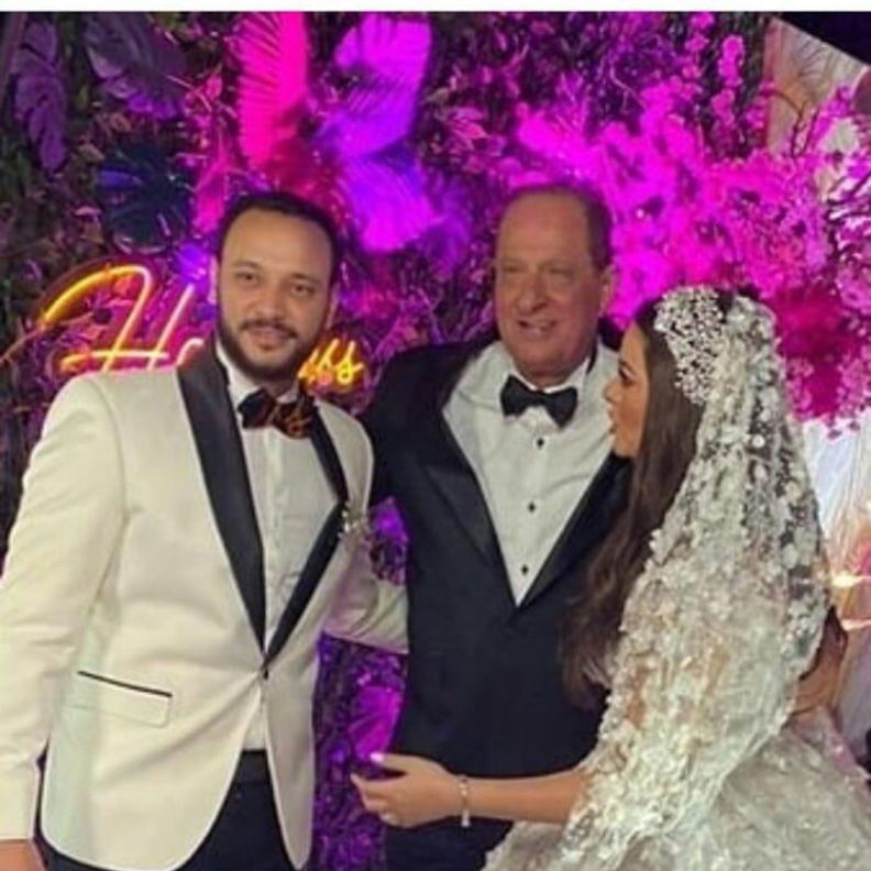 هاني مهنا ومع ابنته وزوجها 