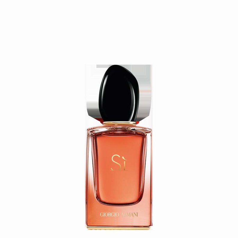 Giorgio Armani تكشف عن عطر Sì أو دو برفان انتانس