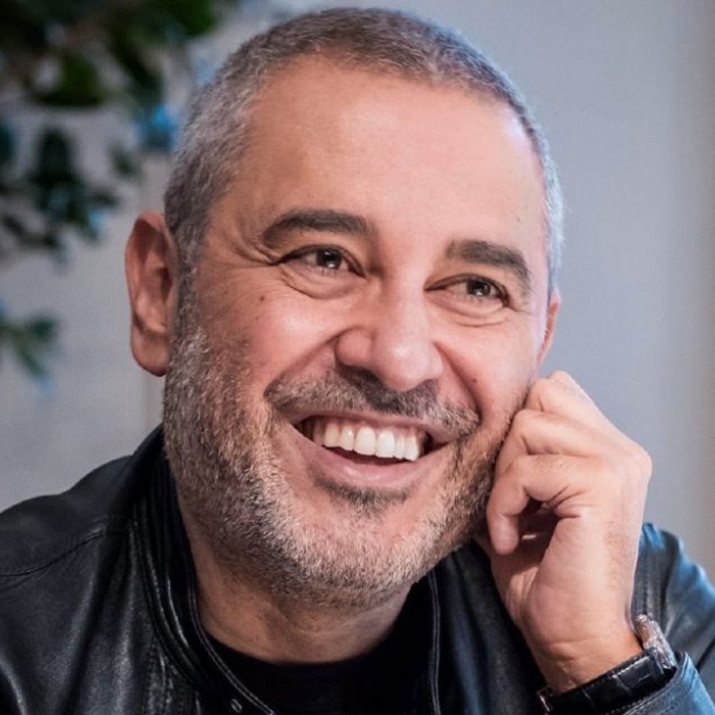 افتتاح صالة عرض إيلي صعب ميزون للأثاث في دبي