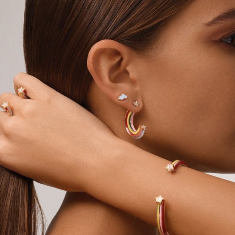  ربيع 2021 بأجمل موديلات الأقراط الملونة