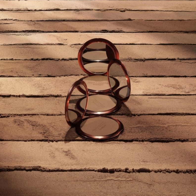 تيراكوتا بودرة البرونز الطبيعية الجديدة من Guerlain لتعزيز الإسمرار