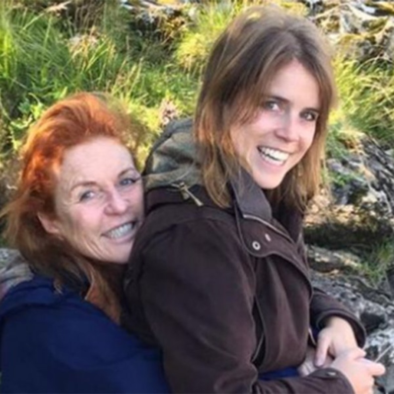 سارة فيرغسون توجه رسالة مؤثرة لابنتها الأميرة يوجين بمناسبة عيد ميلادها