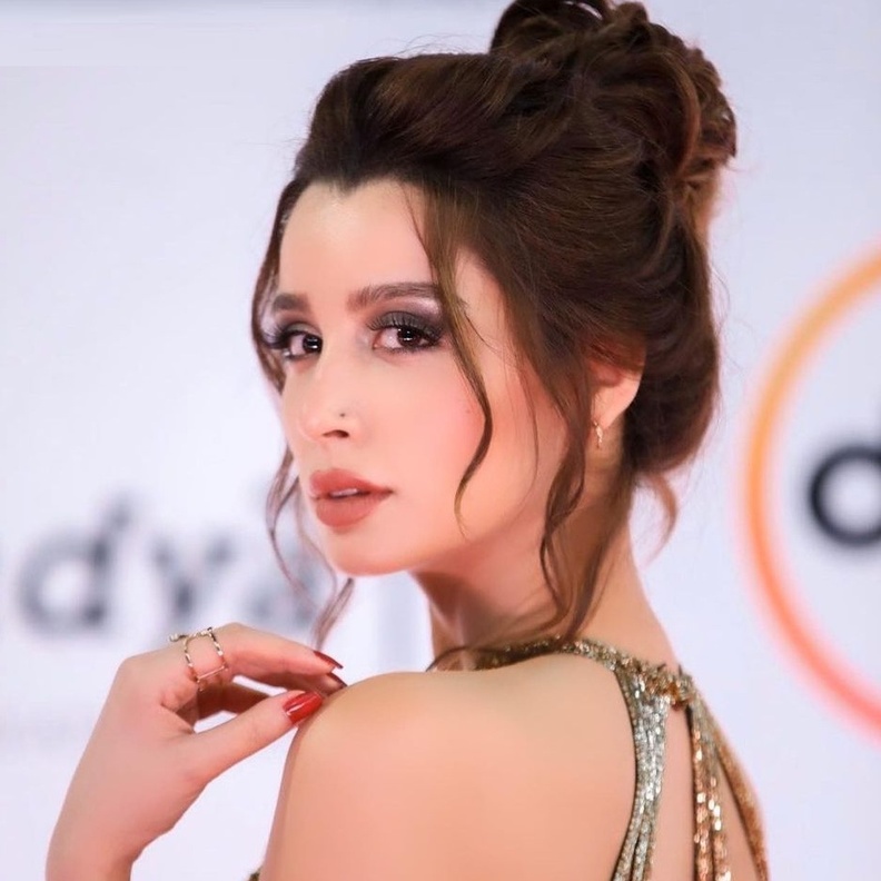 سارة التونسي 2021