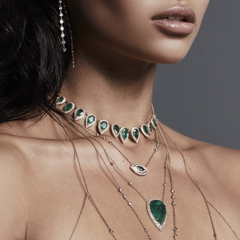 اشراقة الاطلالة بمجوهرات جاكي آيش