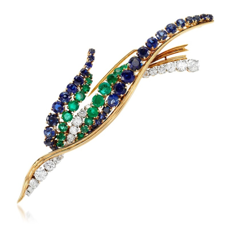  بروش كلاسيكي من فان كليف أند أربلز