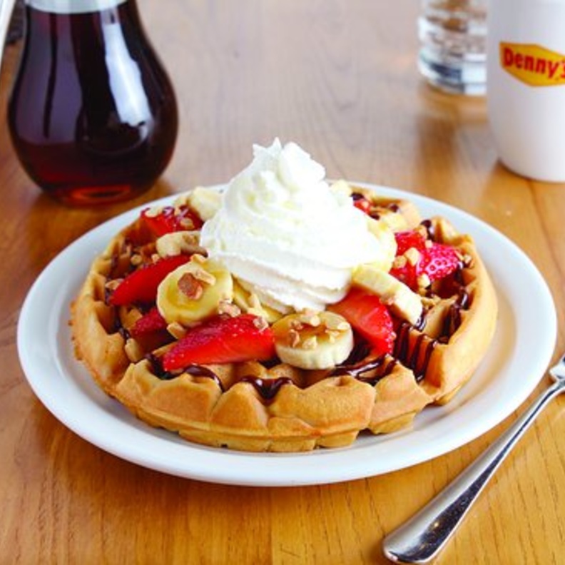 الوافل لدى Denny’s