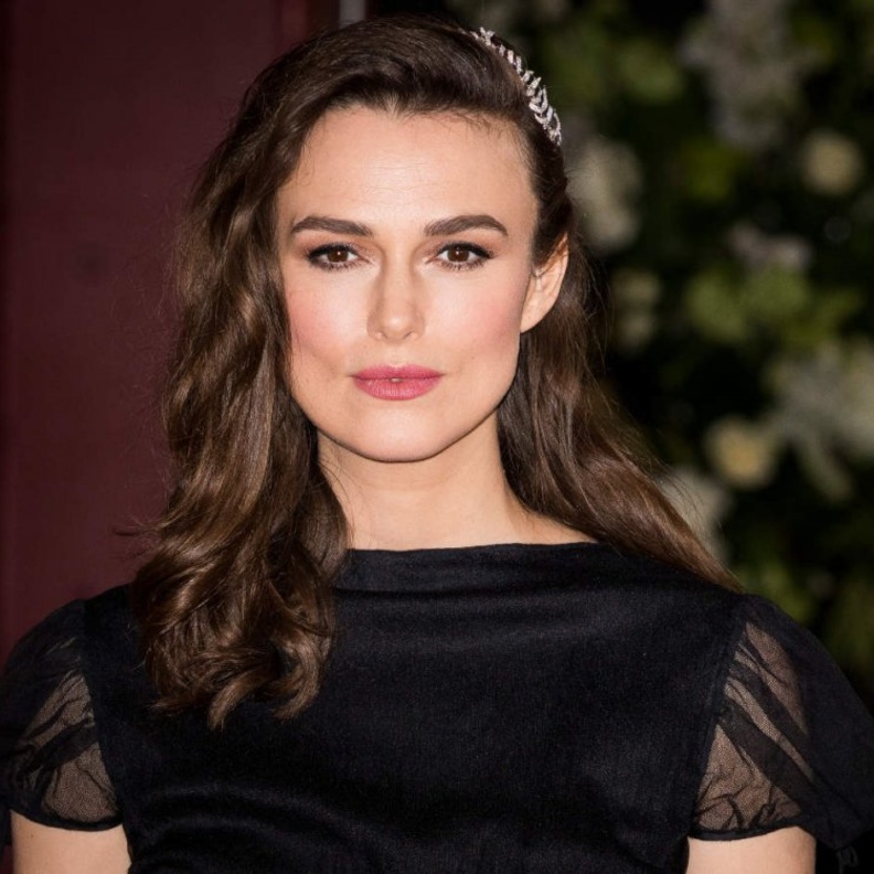  أروع إطلالات كيرا نايتلي الجمالية