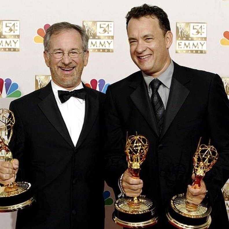 أباطرة هوليوود توم هانكس و ستيفن سبيلبرج 