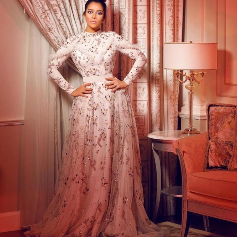 فساتين خطوبة باللون الزهري من فؤاد سركيس