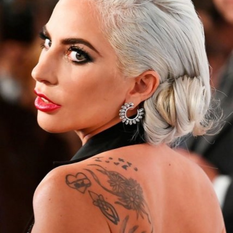 أقراط ليدي غاغا من ميسيكا Messika