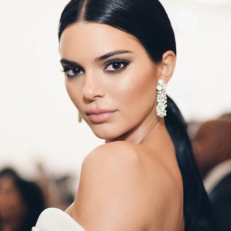 تطبيق احمر شفاه نيود لربيع 2021 من وحي kendall Jenner