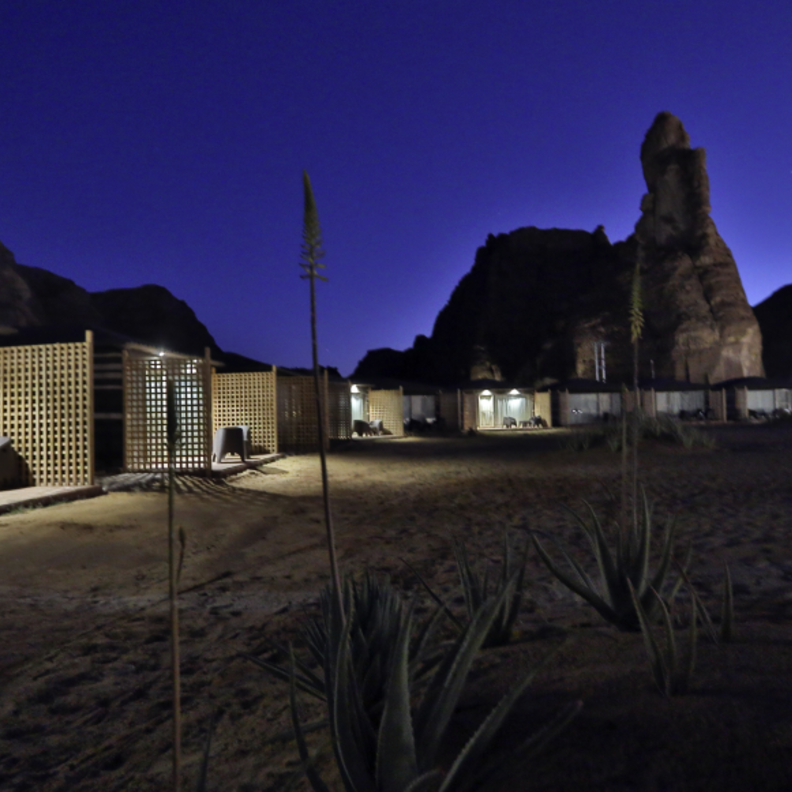 منتجع عشار في أحضان العلا 