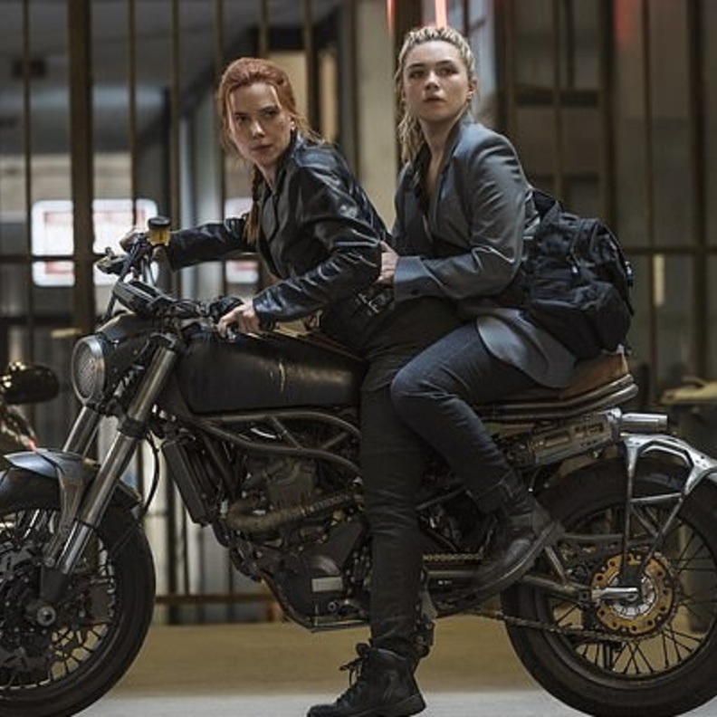 سكارليت جوهانسون و فلورنس بوغ