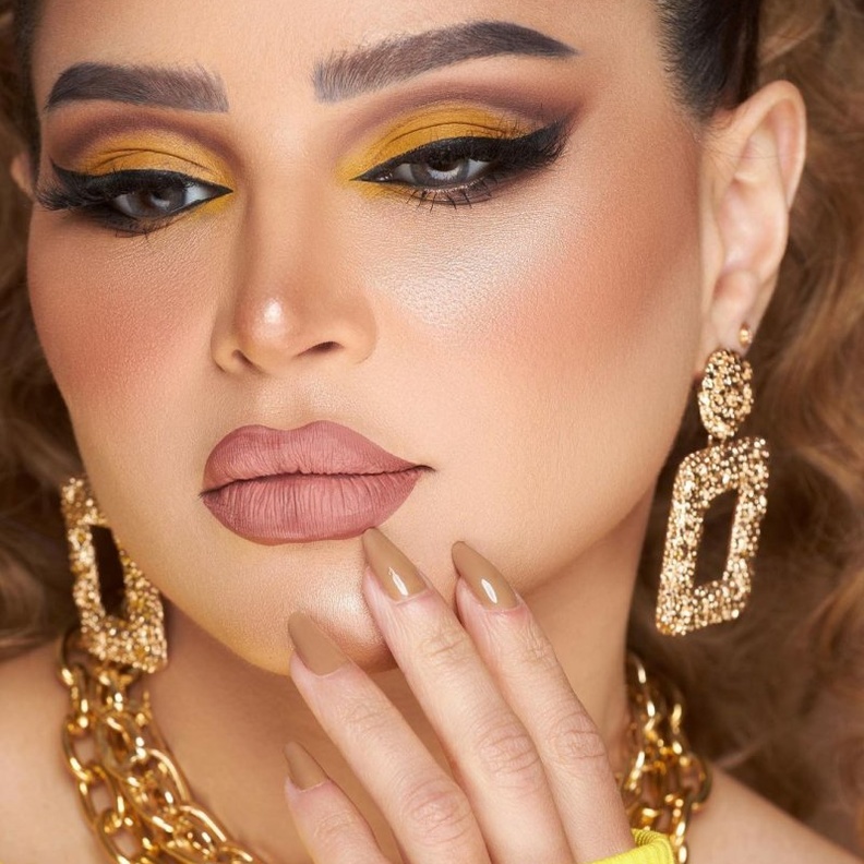 احدث صيحات مكياج ملفتة مستوحاة من مدونات الجمال لربيع 2021