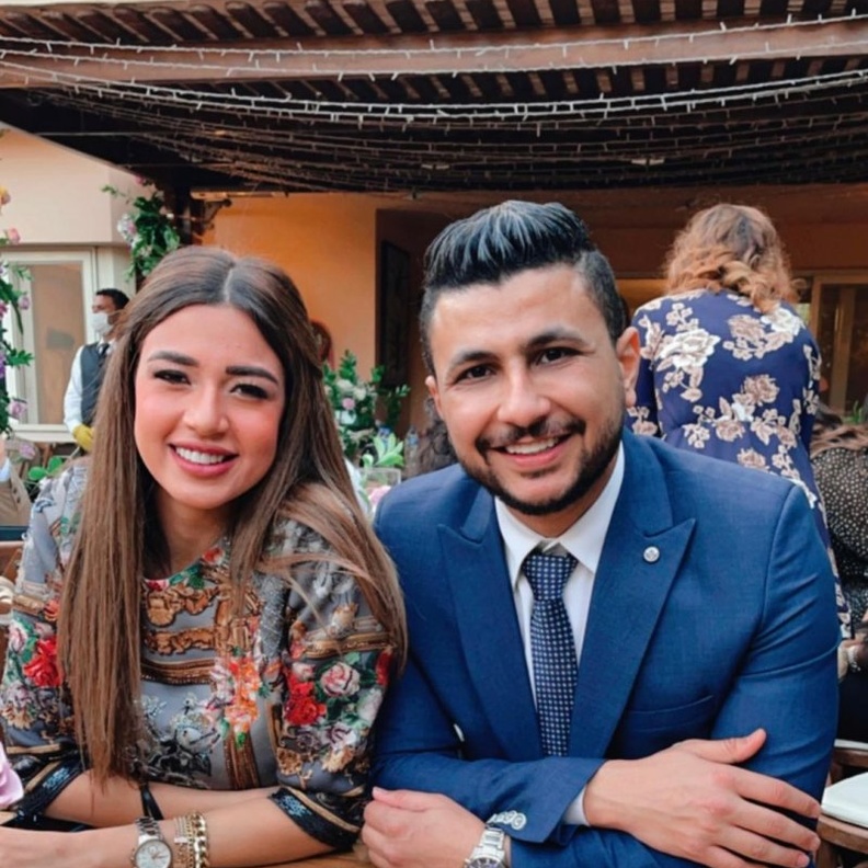  علي غزلان يعلن ارتباطه بملكة جمال مصر السابقة