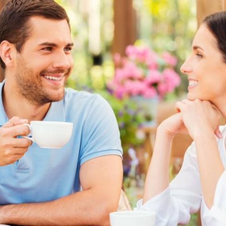5 تصرفات بسيطة وغير متوقعة تجذب الرجل إليك وتجعله متيماً بك