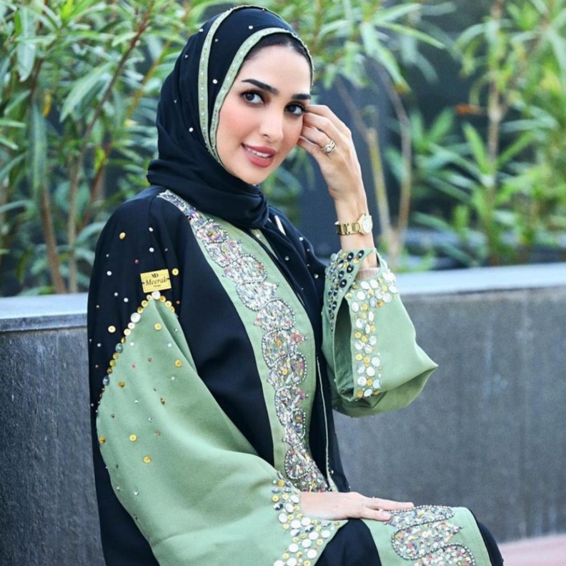  موديلات عبايات للعروس من بسمة آل عيسى