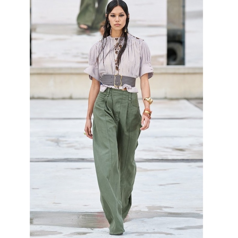 سروال كاجوال بقصّة مسترخية بأسلوب شبابي من تصميم Alberta Ferretti