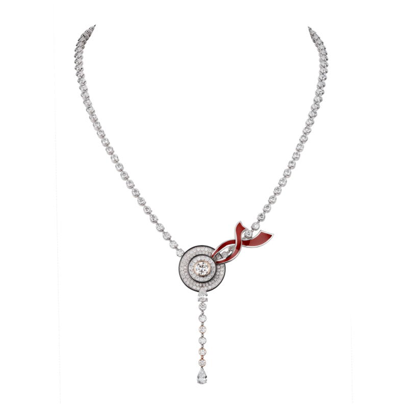 قلادة من شانيل CHANEL