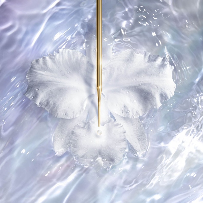 Radiance Essence-in-lotion جوهر الإشراق من Guerlain