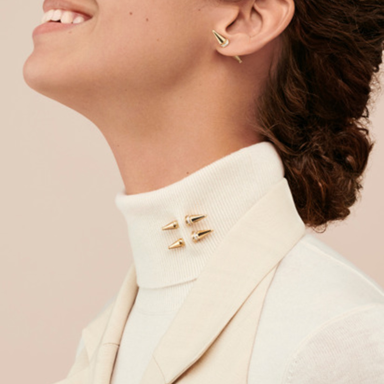 أقراط وبروش Jack de Boucheron