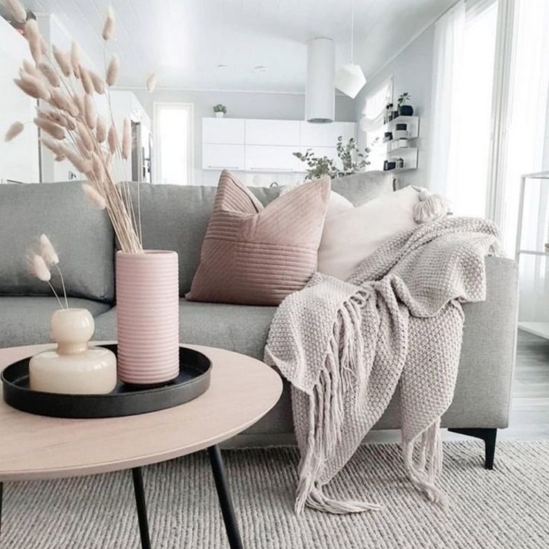  ديكور غر فة معيشة بالوردي والرمادي