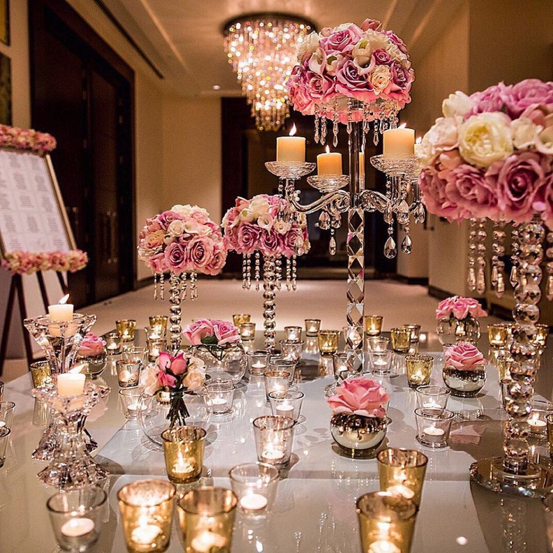 افكار سنتربيس طاولات حفلات زفاف مزينة بالكريستال من تصميم Bianca Events