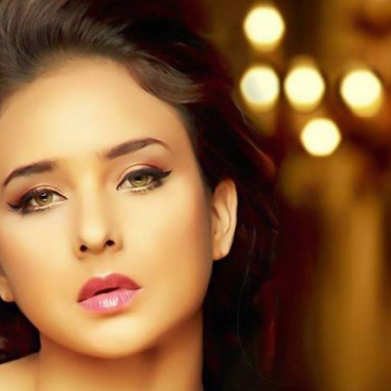  نيللي كريم تزوجت من رجل اعمال ثم انفصلت عنه