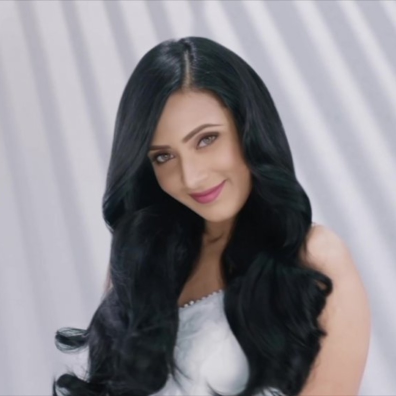  سبعة زيوت فى واحد.. زيت شعر طبيعى 100٪ يمتزج لشعر قوى وجميل من Emami