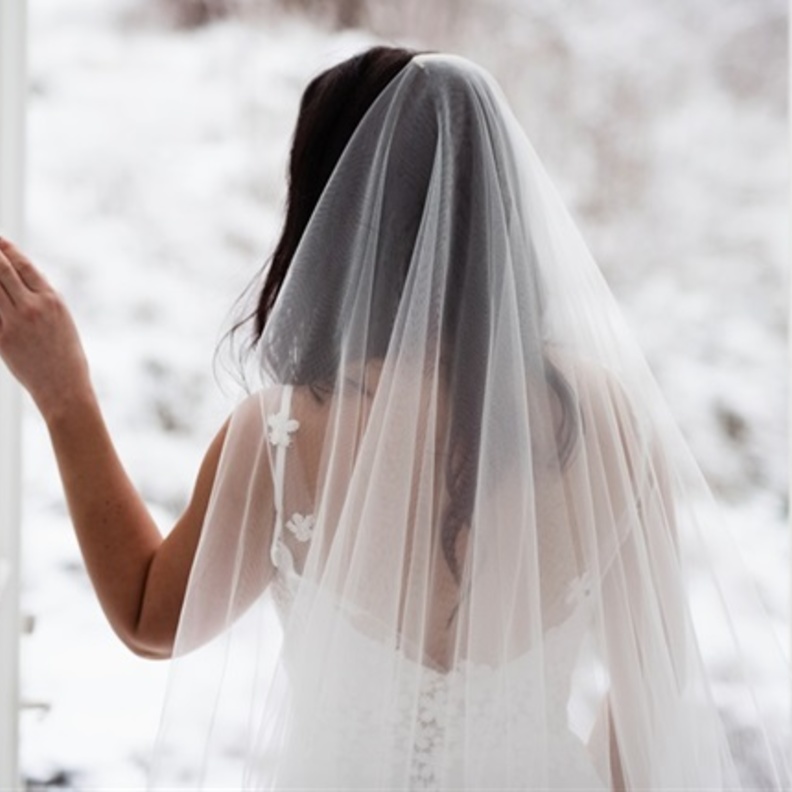  عروس ترفض دعوة والديها لحفل الزفاف  ، والسبب !