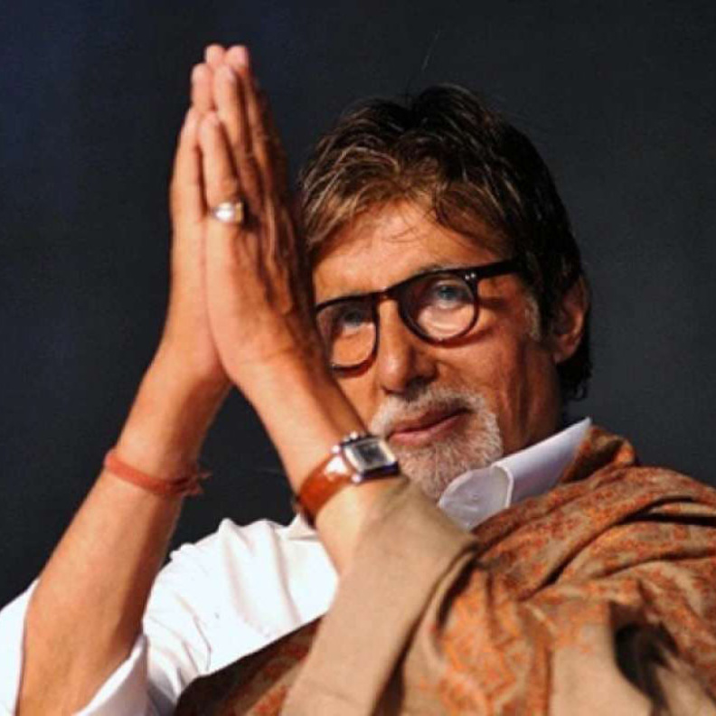 أميتاب باتشان يحصل على الجرعة الأولى من لقاح كرورنا