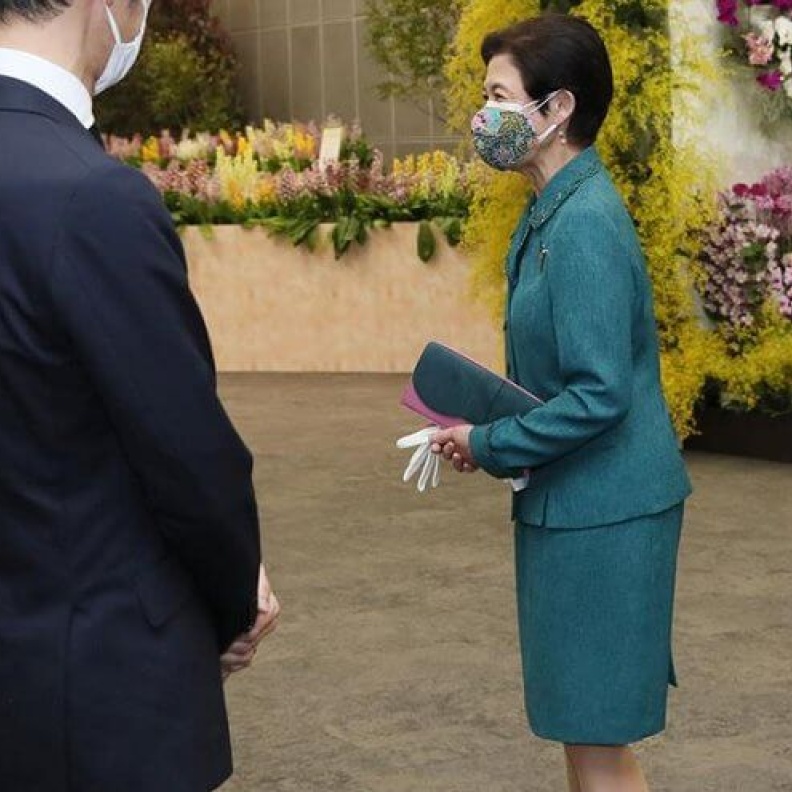  الأميرة تاكامادو تزور معرض الأوركيد