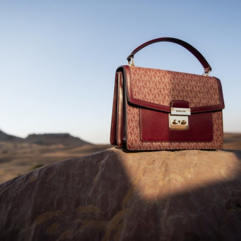 علامة "مايكل كورس" تطلق كبسولة رمضان 2021 