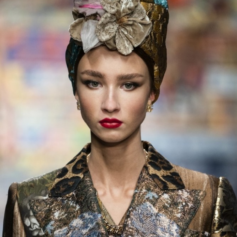 اكسسوارات شعر لرمضان 2021 مع التوربان من دار Dolce&Gabbana