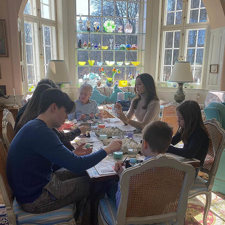 كيف احتفل أفراد العائلات الملكية المختلفة بعيد الفصح في ظل الكورونا؟