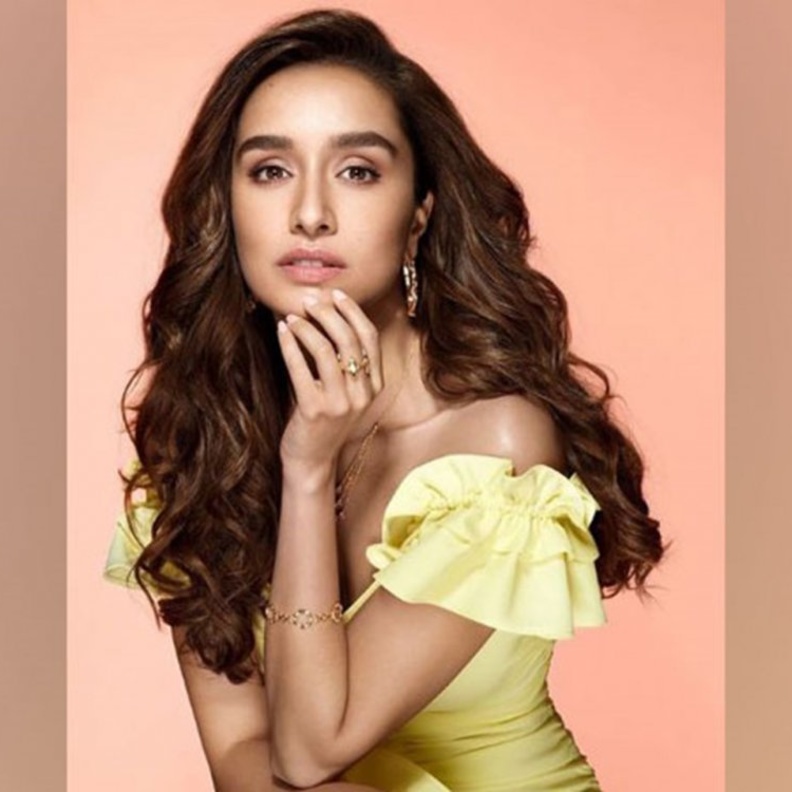 شرادها كابور تصور أحدث أفلامها في لندن