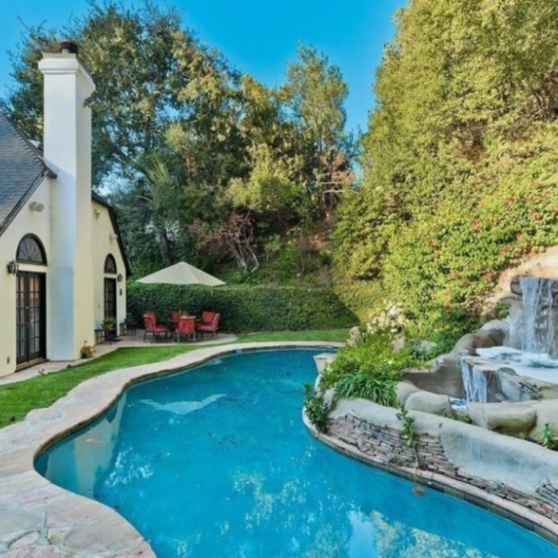 تضمنت عقارات ومنازل في ماليبو ولوس أنجلوس